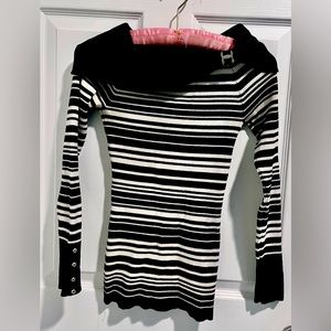 SWEATER WEATHER 🍁 🍂 💨 WHBM Size S